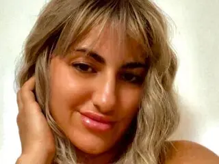 Online cam EriaBelle