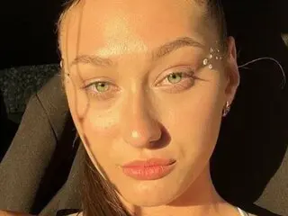 Livesex cam LynetteHarding